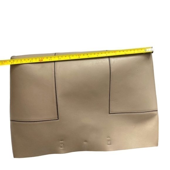 Tory Burch light gray taupe leather tan tote bag - Picture 3 of 16